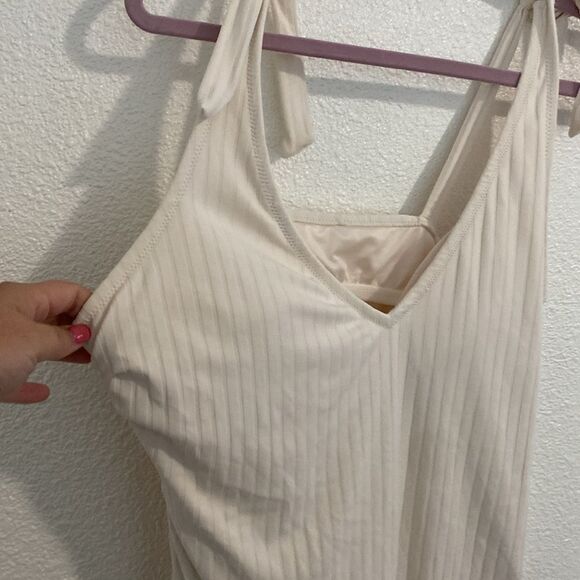 Shade & Shore-cream-one piece swimsuit- tie shoulder strap- cut out back-Size XL - Picture 2 of 10